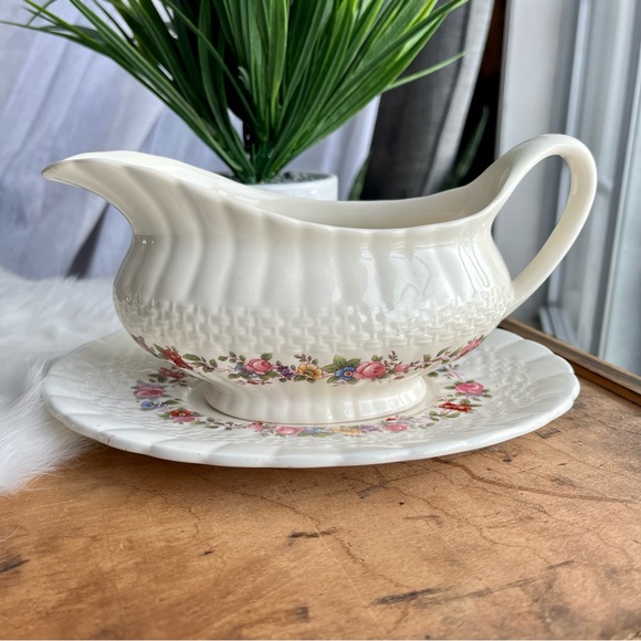 Vintage Solian Ware Floral English Bone China Gravy Boat and Serving Plate - Picture 2 of 6